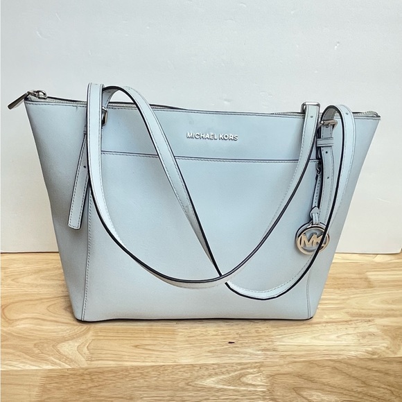 Michael Kors Bags Michael Kors Voyager Large Ew Top Zip Saffiano